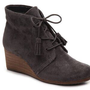 Dr. Scholl's Dakota Wedge Bootie in Gray in Size 8 M